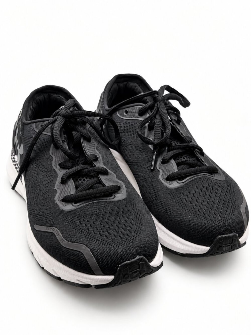 Under Armour Black Running Shoes – Size 8.5
